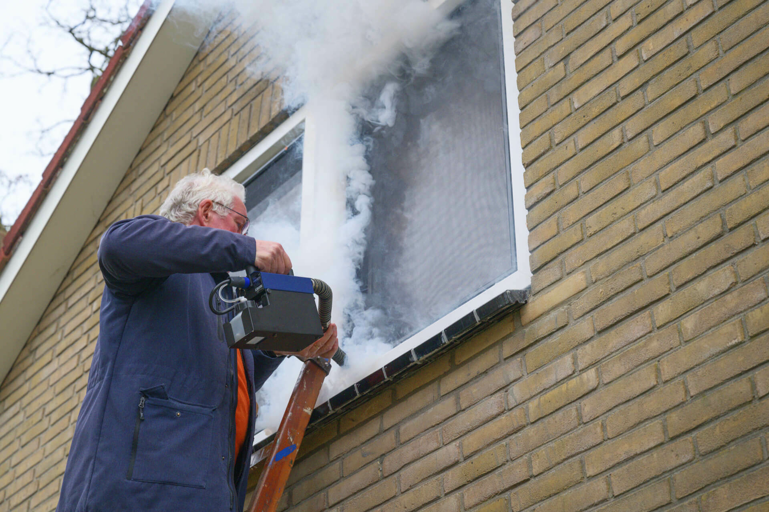 Hoe we onze kozijnen nóg beter maken met een blowerdoortest - Lensink Kozijnen