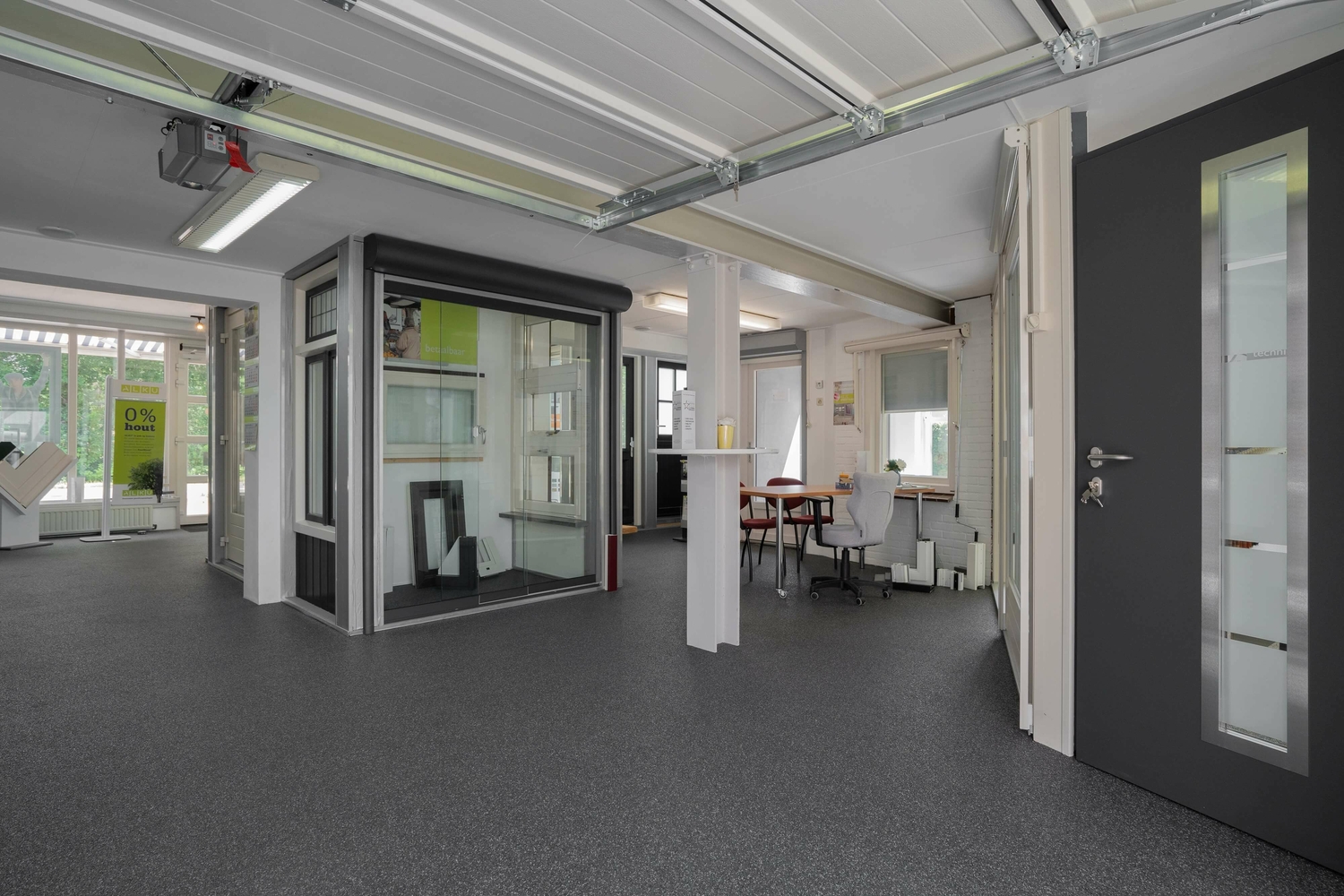 Overzicht showroom Lensink Kozijnen